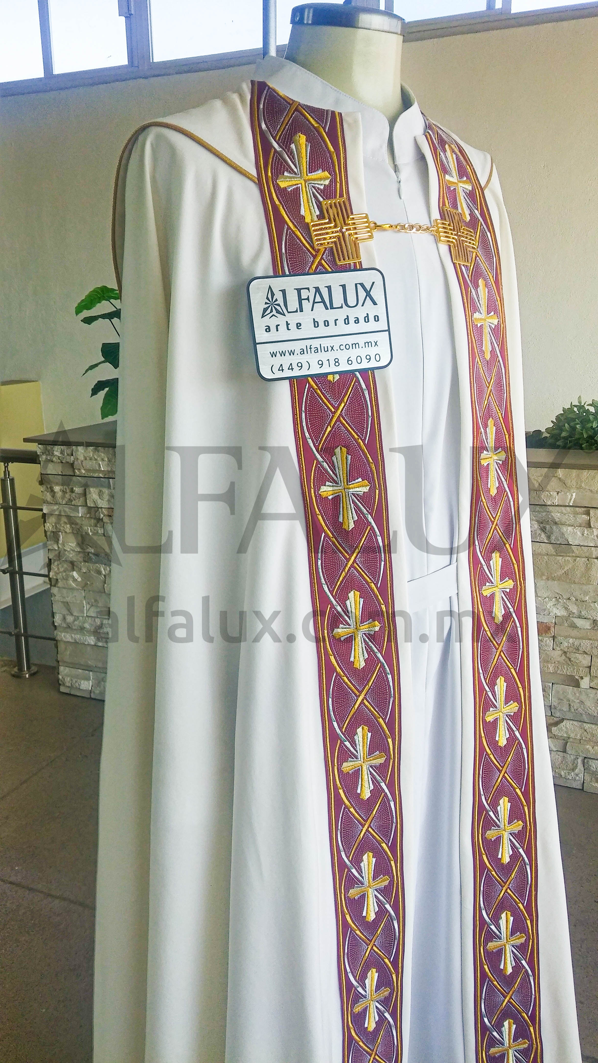 13 REINO Blanco Capa Pluvial 341